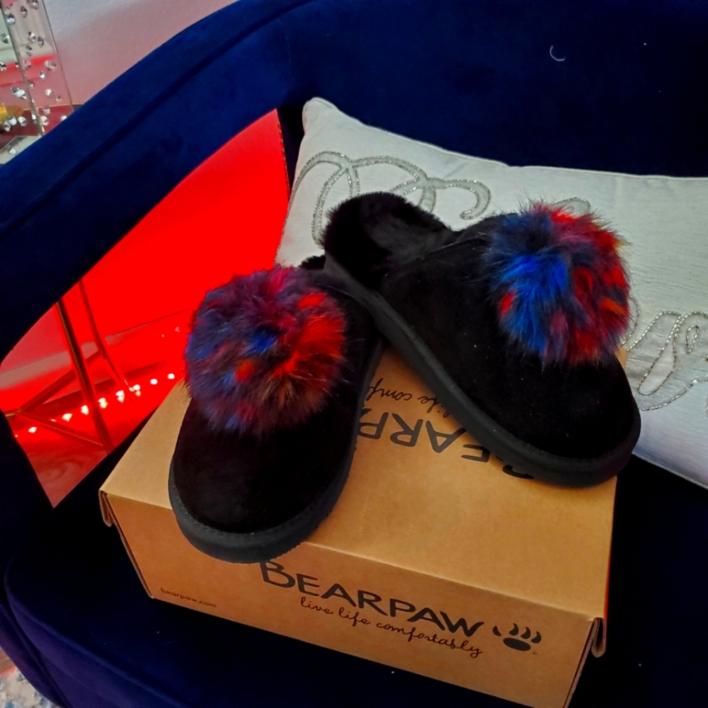 Bearpaw Alexia black size 8 medium slipper